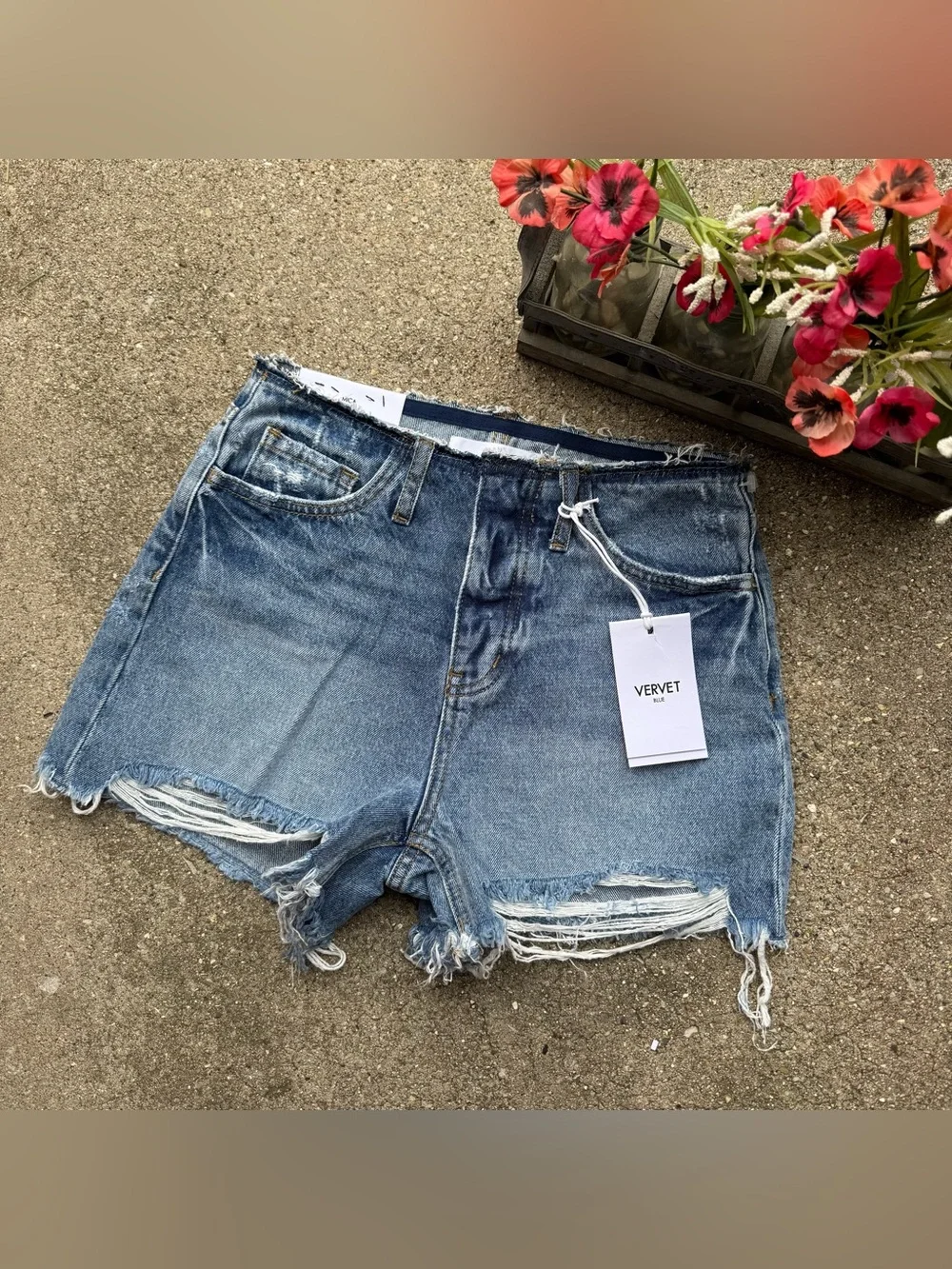 NWT Vervet Blue Distressed Jean Shorts Size XS - Picture 1 of 6